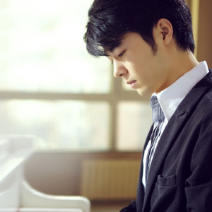 肉色丝袜细高跟的尤物娇妻
